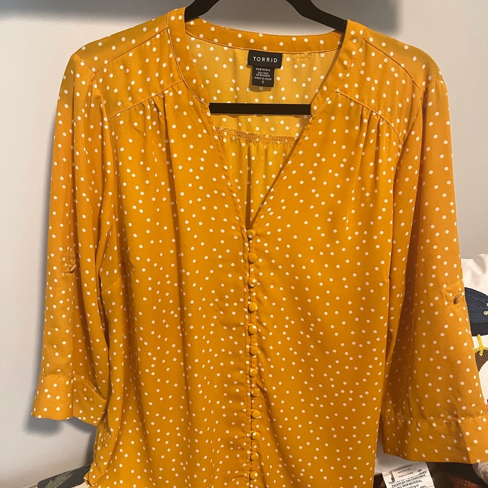 Torrid yellow marigold top size 0 or 12/14